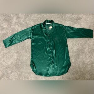 NWT 1990s Victoria's Secret Emerald Green Long Sleeve Silk Sleep Shirt, Size S